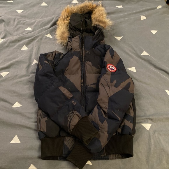 Authentic Canada Goose Coat - Picture 1 of 7